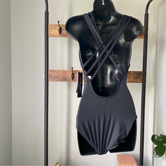 La Blanca Island Goddess Multi Strap Cross Back tummy control swimsuit size 6 - Picture 3 of 6